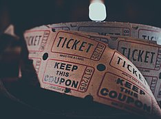Tickets gibt es unter anderem im Kartenvorverkauf. Foto: Pixabay